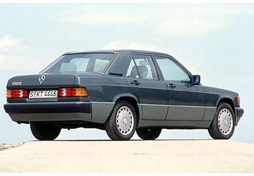 Mercedes-Benz 190 (1982-1993) – boîte à fusibles et relais