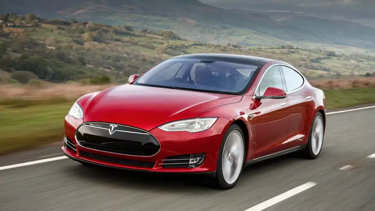 Tesla Model S (2013-2014) – boîte à fusibles et relais