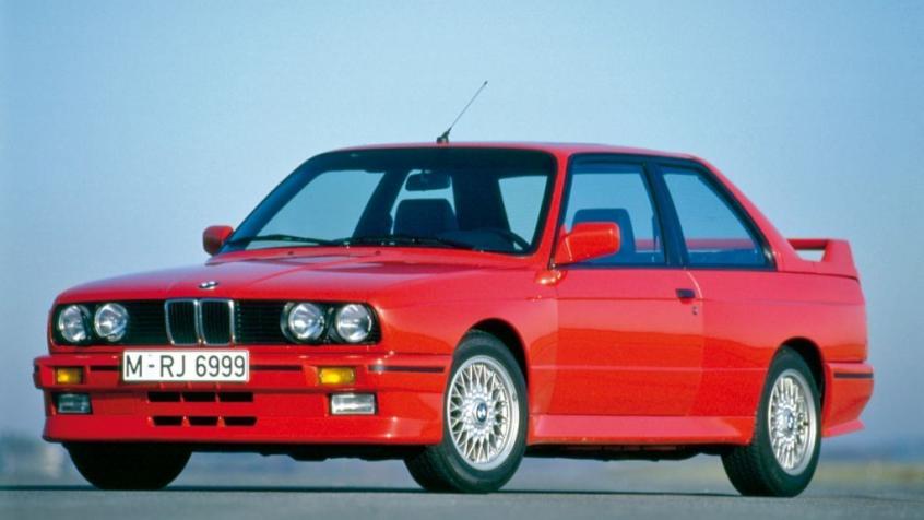 BMW 3 E30 (1982-1994) – boîte à fusibles et relais
