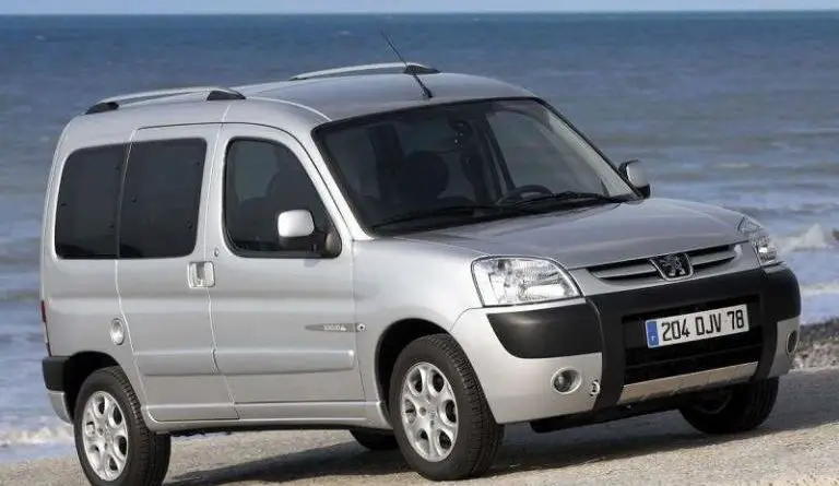 Peugeot Partner (2003-2007) - boîte à fusibles et relais