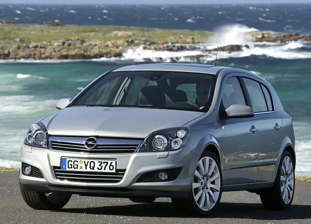 Opel Astra H (2004-2009) – boîte à fusibles et relais