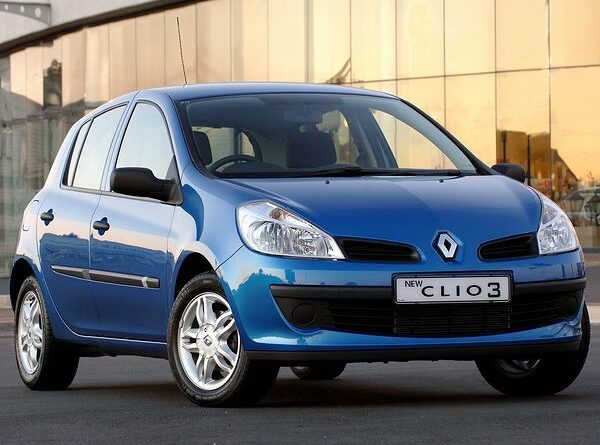 Renault Clio III (2006-2012) - boîte à fusibles et relais