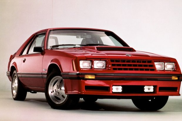 Ford Mustang (1987-1993) – boîte à fusibles et relais