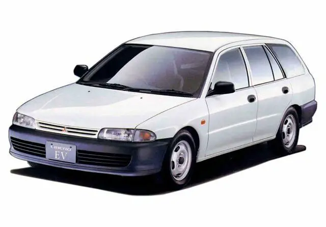 Mitsubishi Libero (1991-2000) - boîte à fusibles et relais