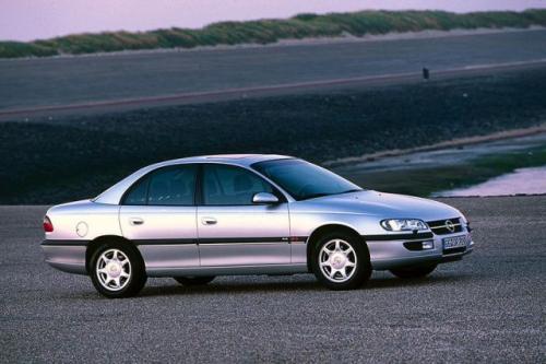 Opel Omega B (1994-2003) – Boîte à fusibles