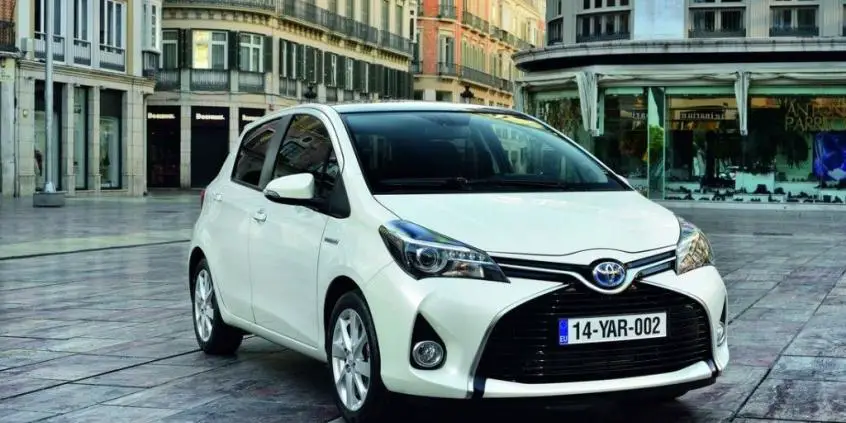 Toyota Yaris Hybrid (2012-2016) – boîte à fusibles
