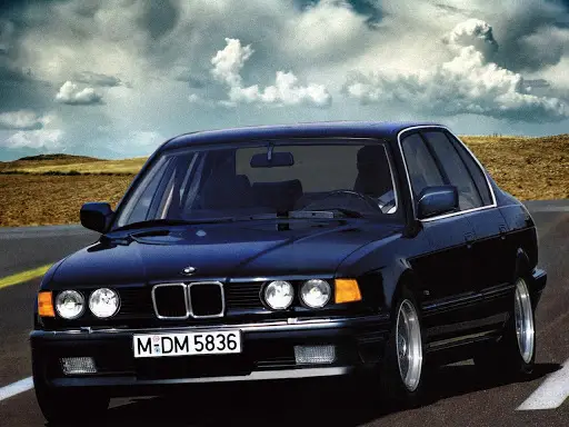 BMW 735i (1986) – boîte à fusibles