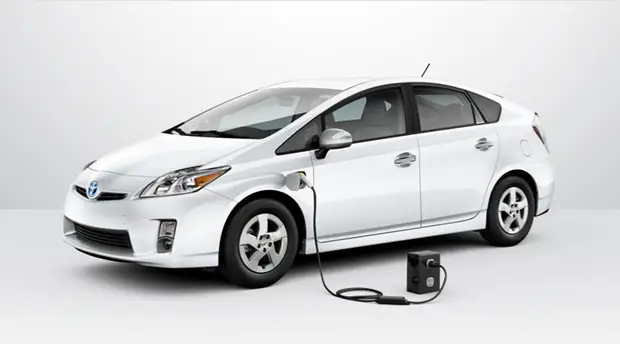 Toyota Prius Plug-in Hybrid (2010) – boîte à fusibles